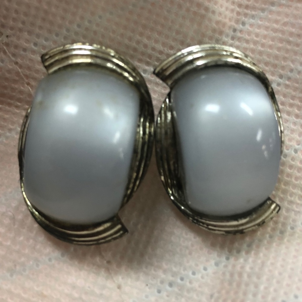 Opal Vantage Earrings clip